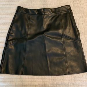 NWT’s faux leather skirt 🖤